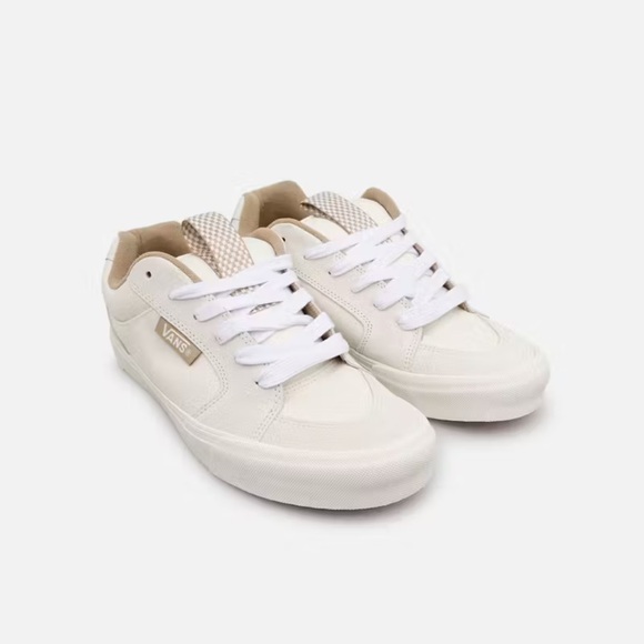 Vans Other - VANS Chukka Push Marshmallow Sneakers Size 11.5 NEW